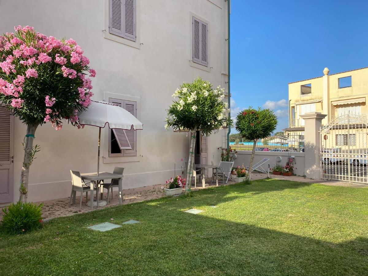 Villino Ermione Hotel Marina Di Pisa Exterior photo